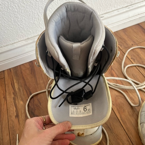 Grey Lamar Snowboard Boots - Picture 6 of 6